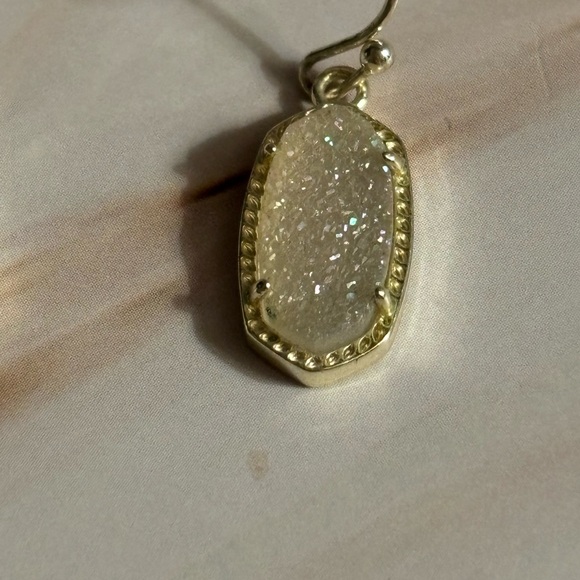 Kendra Scott Silver Tone Iridescent Drusy Drop Earrings 3/4” - Picture 8 of 11